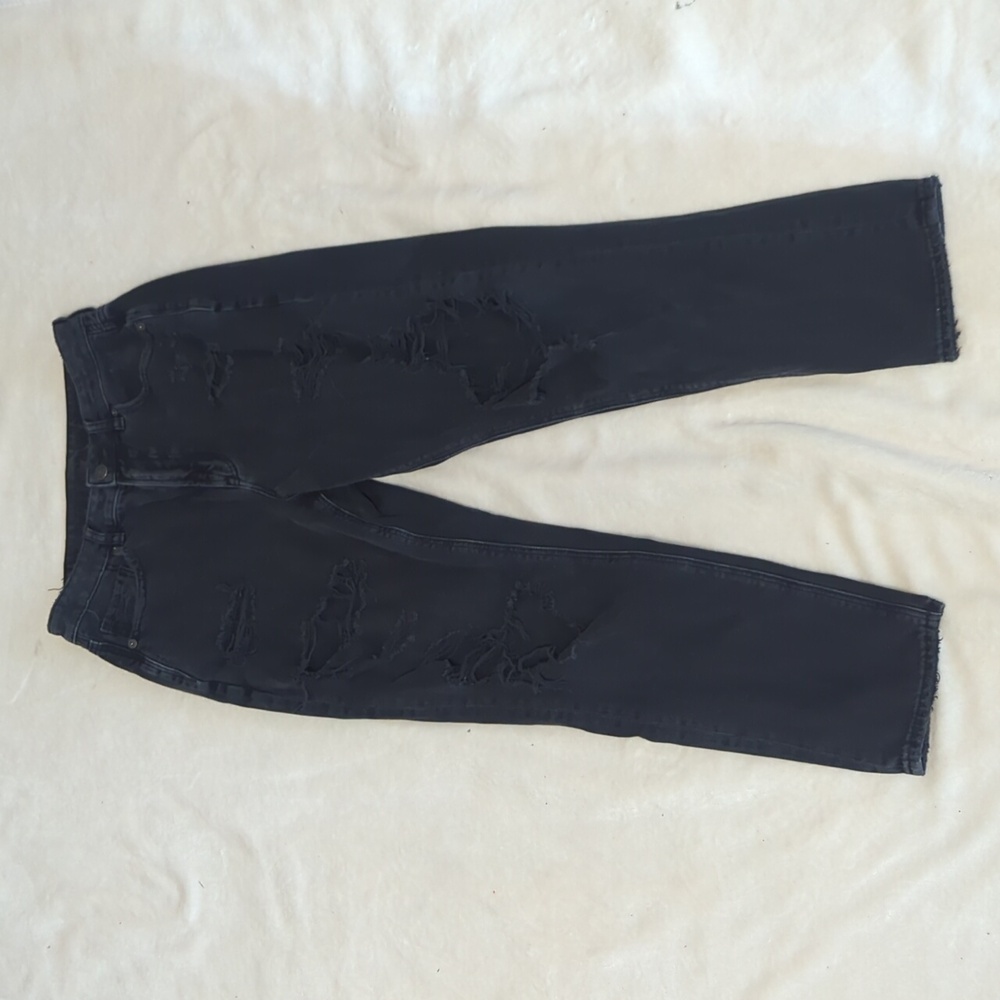 American Eagle woman's black Mom Jeans ripped jeans size 6